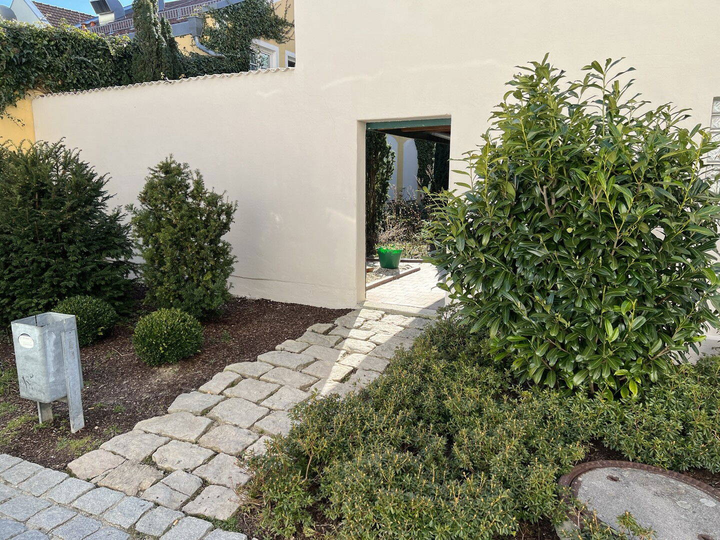 image-65953694