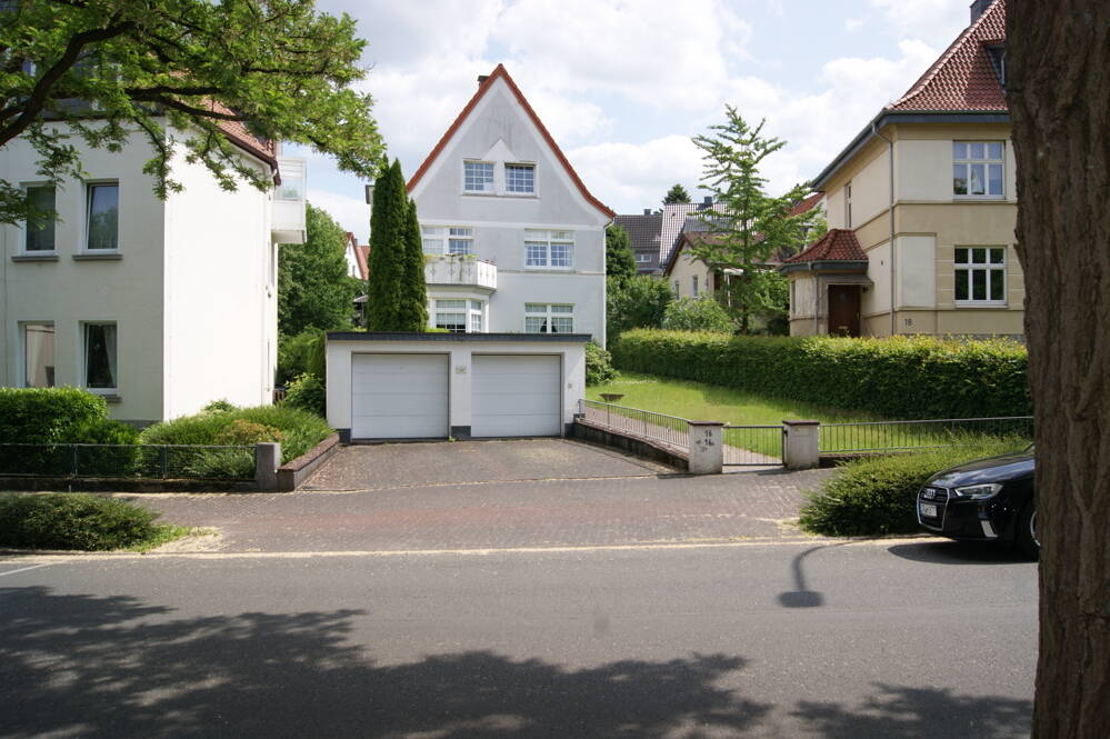 image-66080649