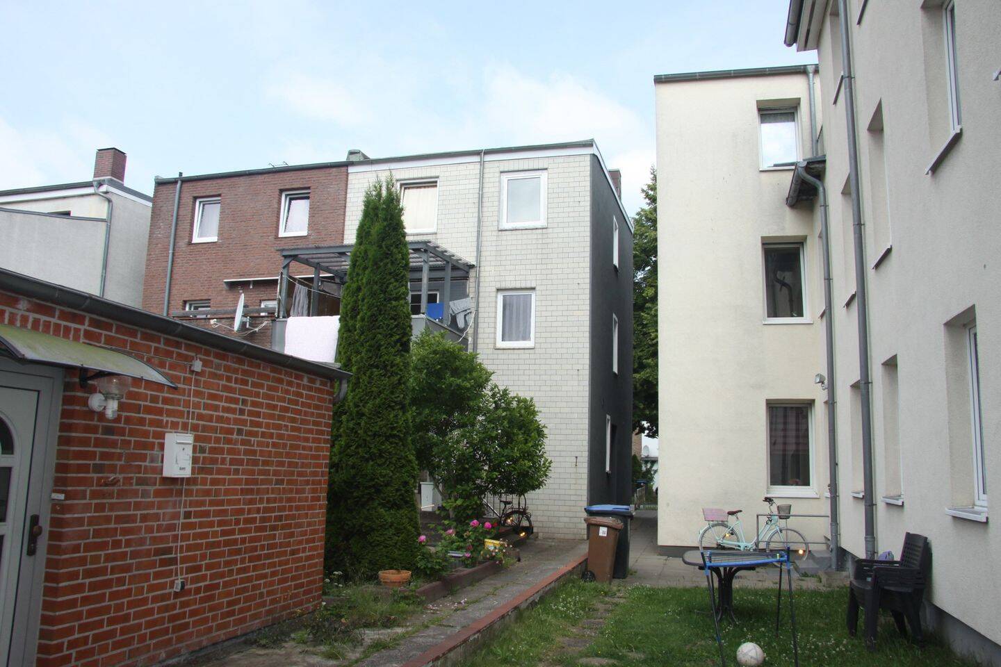 image-66155296