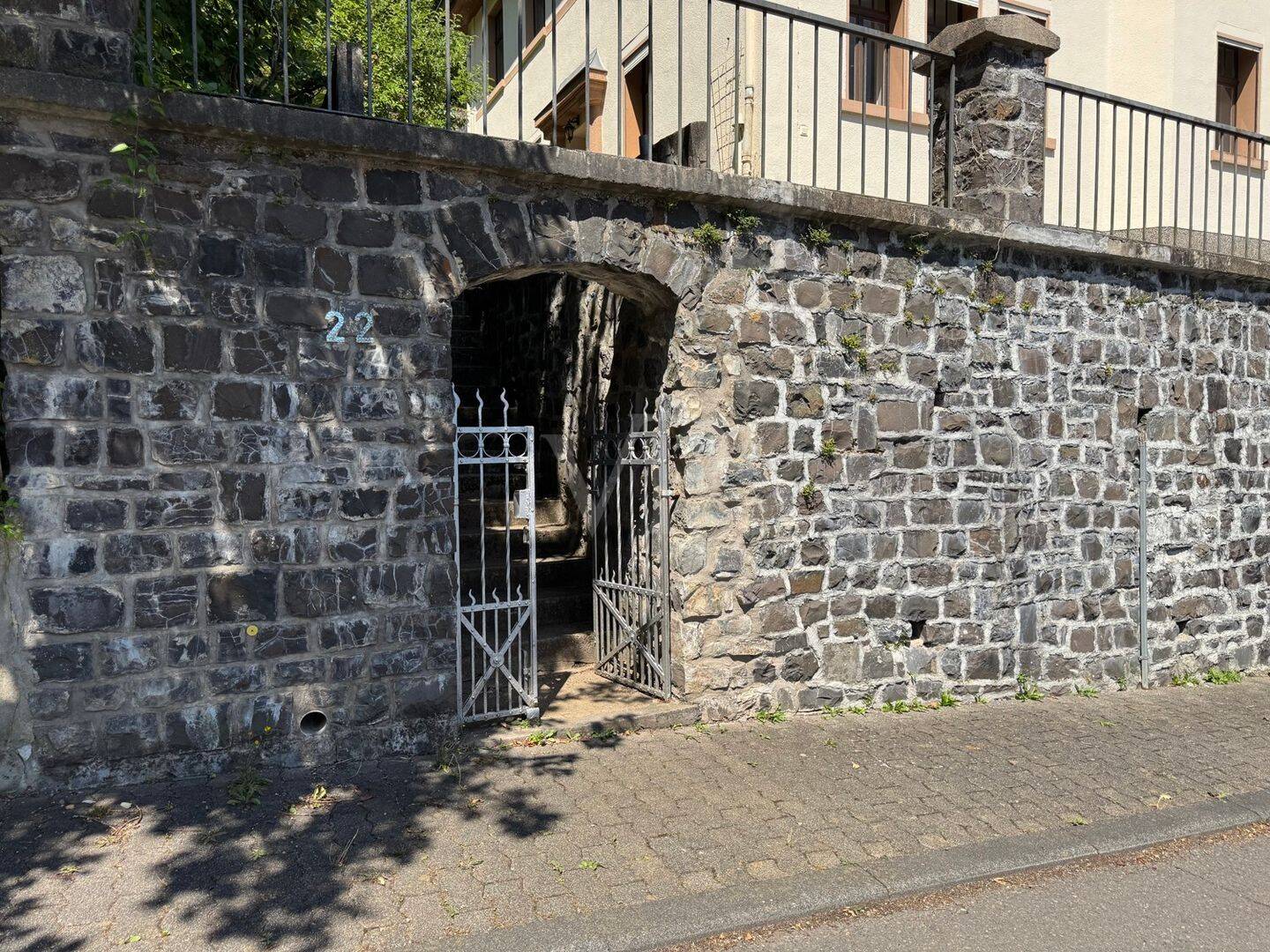 image-66161502