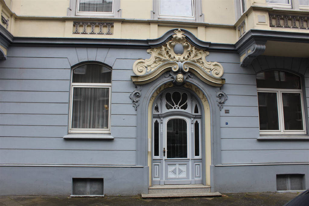 image-66298397