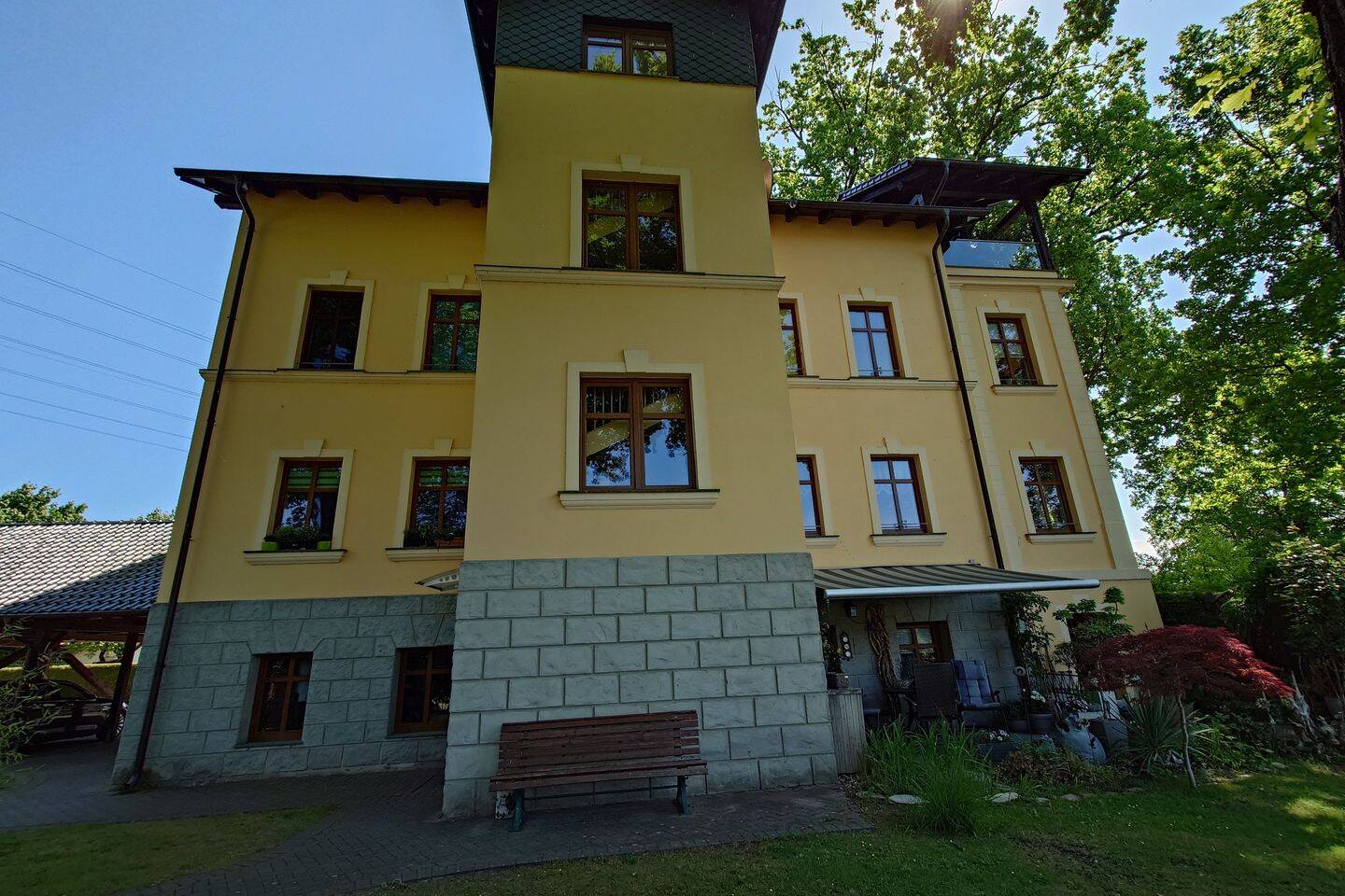 image-66342560