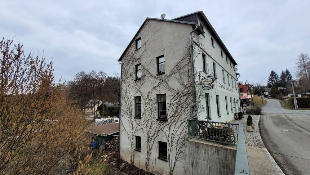 image-66603906