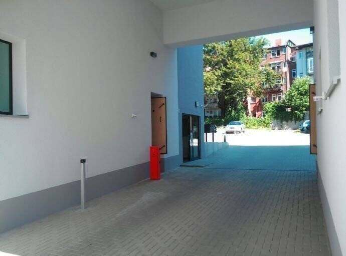 image-64952281