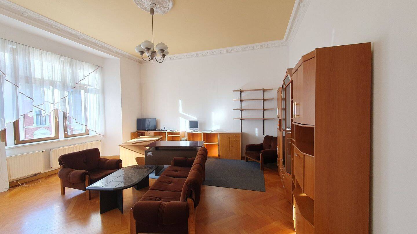 image-67759615