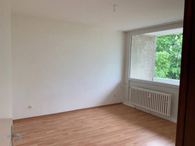image-67878057