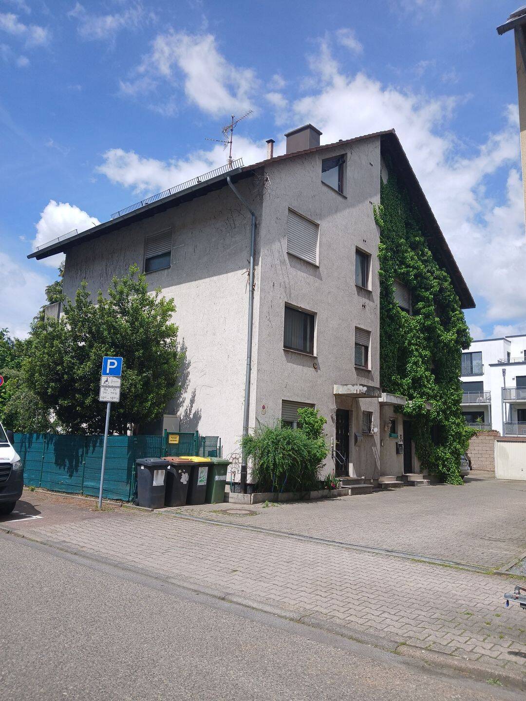 Zwangsversteigerung einer gr. ca. 188m² Eigentums Maisonettewohnung, 65933 Frankfurt am Main (Griesheim)