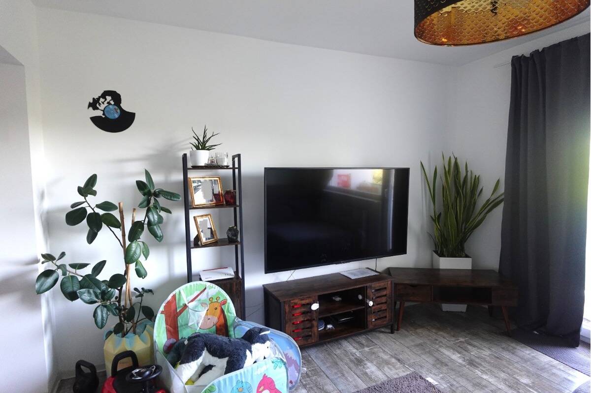 STILVOLLE 2-ZIMMER-WOHNUNG MIT BALKON ZUM WOHLFÜHLEN, 42655 Solingen (Höhscheid Merscheid Solingen-Mitte Wald)