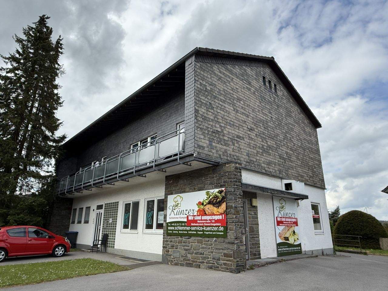 Wohn- und Geschäftshaus mit Gewerbeeinheit und 2 Wohnungen auf ca. 940 m² Grundstück, 52152 Simmerath