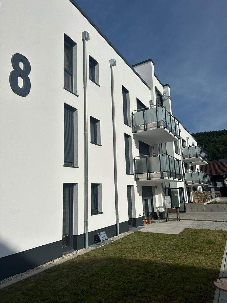 2-Zimmer-Wohnung an der Schweizer Grenze inkl. EBK und Außenstellplatz, 78176 Blumberg