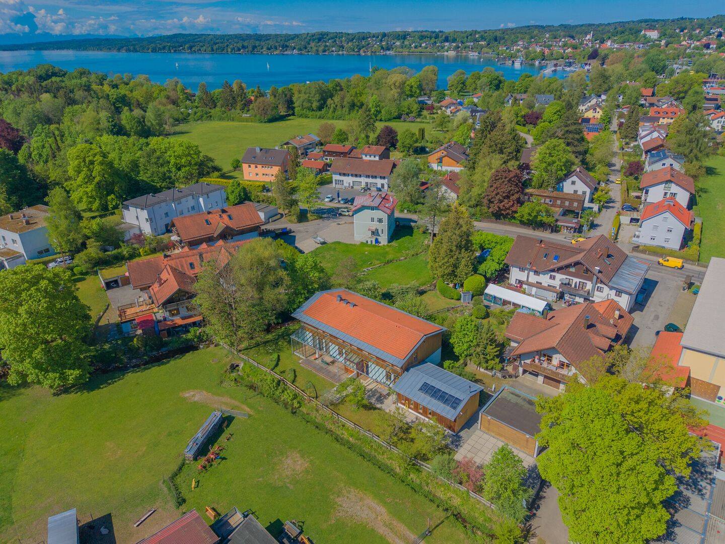 Architektenvilla in STA-Percha in Seenähe im moderen Landhausstil direkt am Landschaftsschutzgebiet, 82319 Pöcking