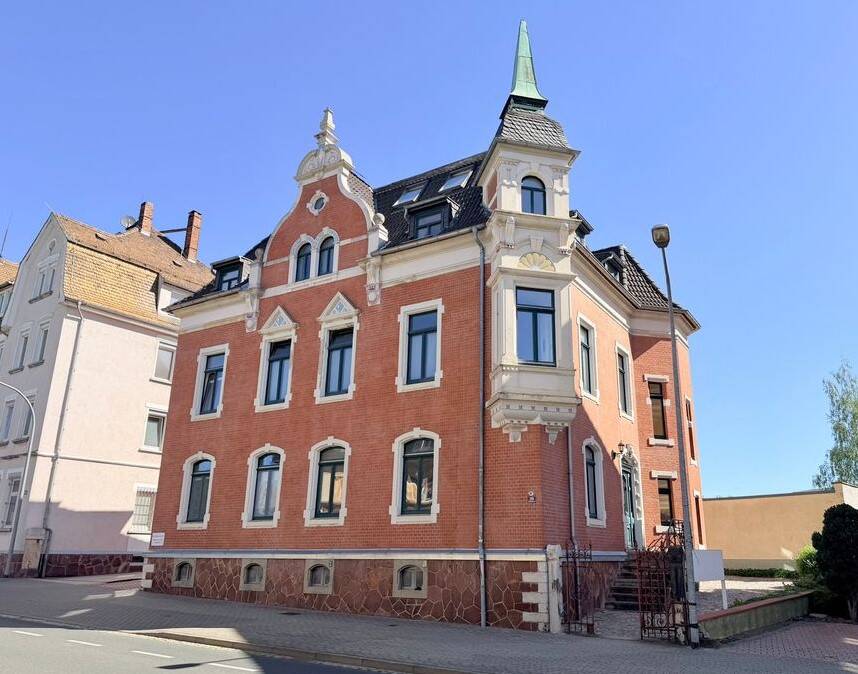 Helle Wohnung mit zwei Bädern und zwei Garagen – komfortables Wohnen mit viel Platz, 4720 Döbeln