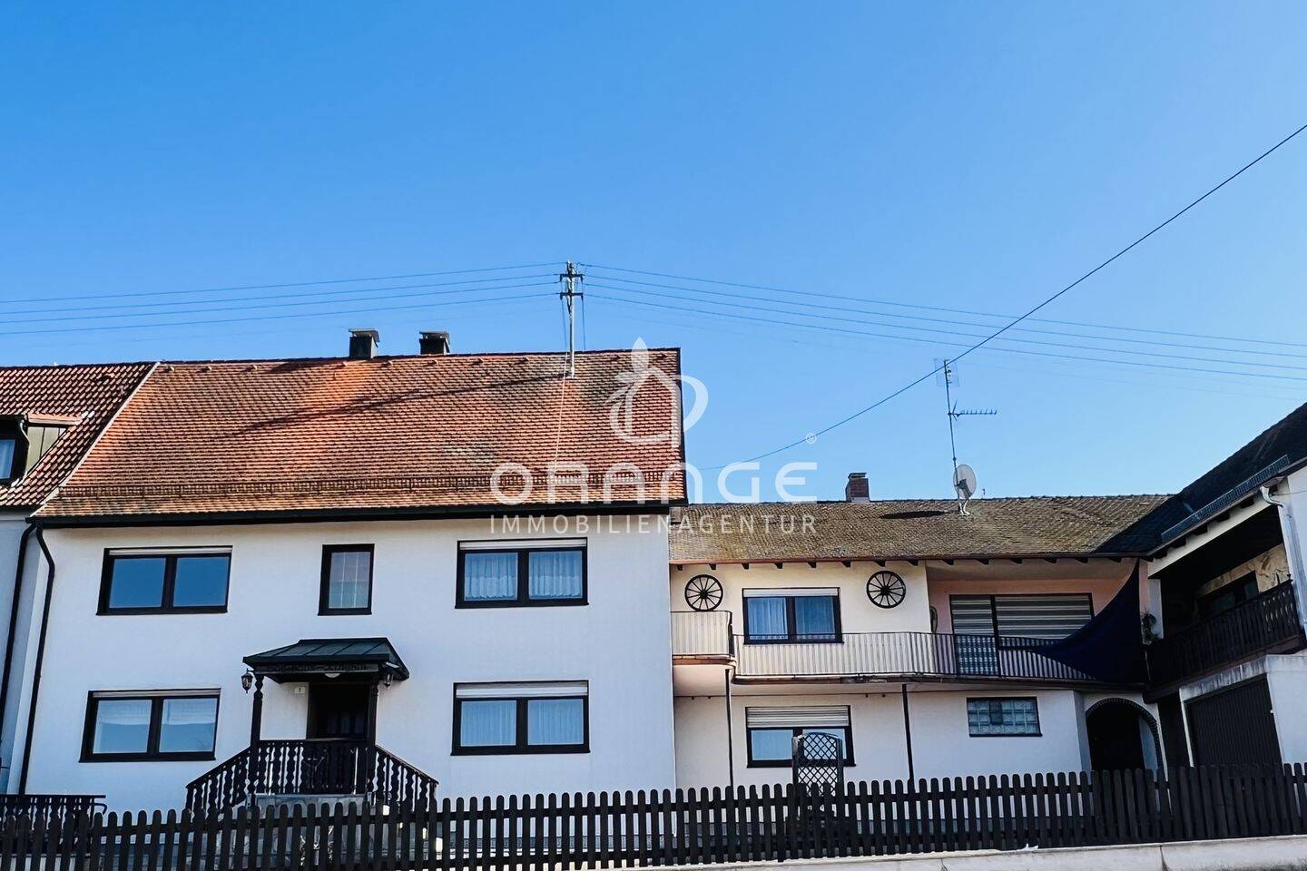 ***Wohnhaus mit zwei Wohneinheiten und Gewerbefläche***, 86704 Tagmersheim