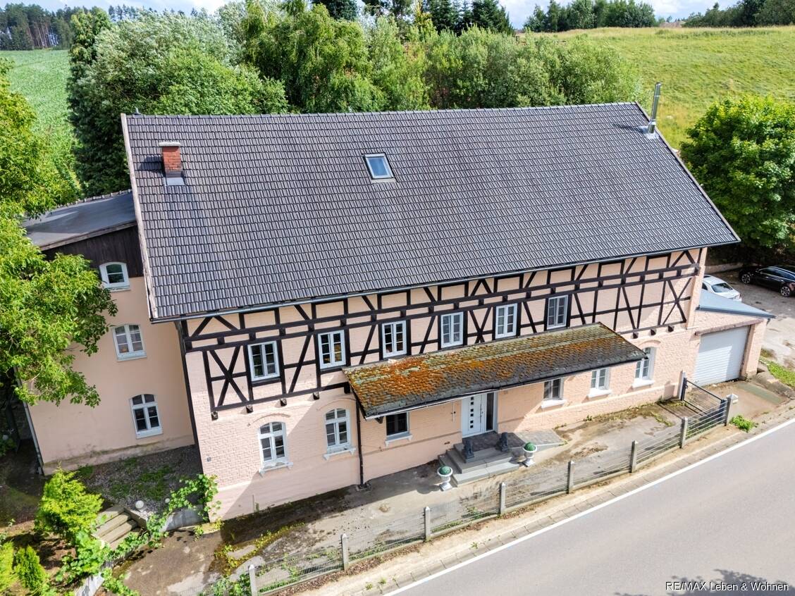 Mehrgenarationenhaus / Ferienhaus / Seminarhaus Renoviert mit 3 Wohnungen / 686m² Wohfläche / Aufzug, 84072 Au i.d. Hallertau