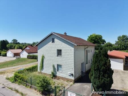 Großes Grundstück mit Altbestand – Vielseitige Entwicklungsmöglichkeiten in Burgkirchen, 84508 Burgkirchen a.d. Alz