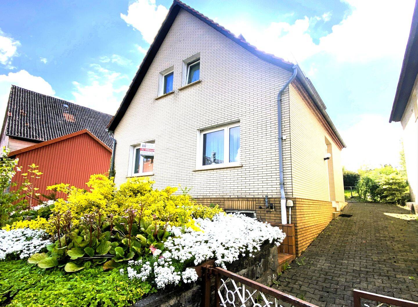 METEOR IMMOBILIEN : MIt großem Garten in dörflicher Lage, 31855 Aerzen