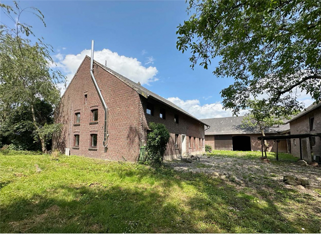 Immobilien-Richter: Bauernhof mit 2 große Scheunen und Remise in ruhiger Lage von Tönisvorst, 47918 Tönisvorst