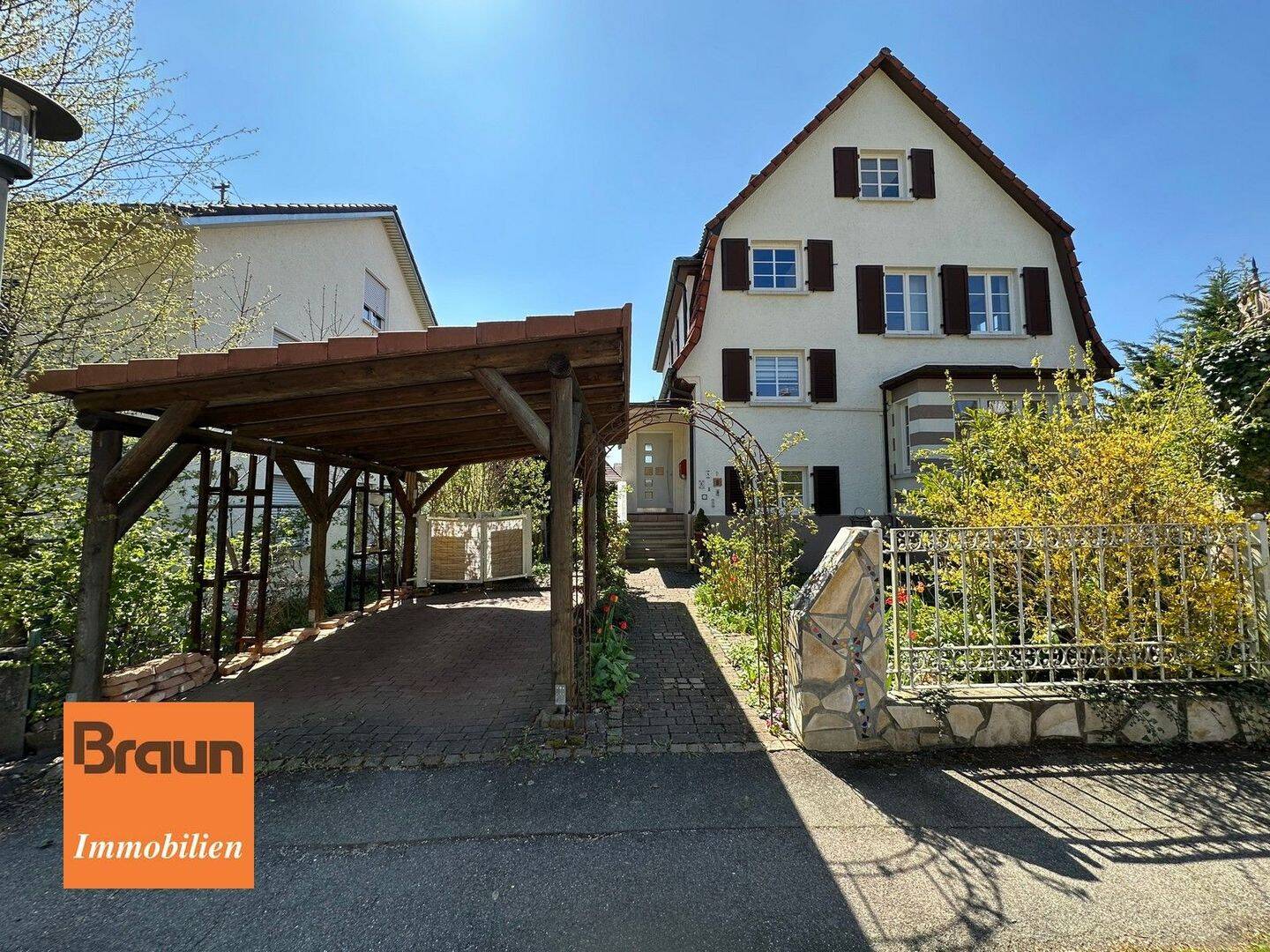 Stilvolles Einfamilienwohnhaus mit idyllischem Garten in ruhiger Wohnlage von VS-Schwenningen, 78056 Villingen-Schwenningen