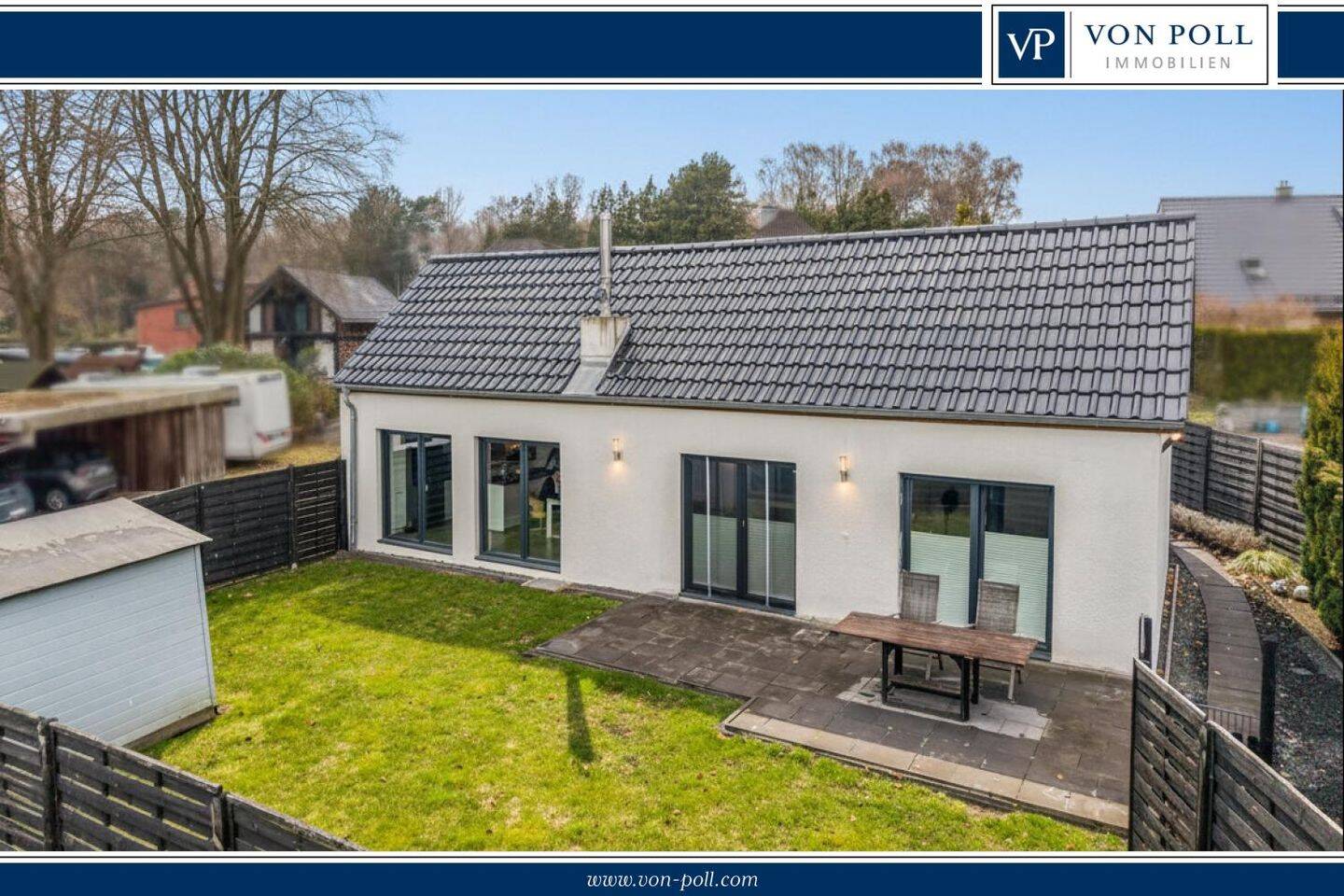 Frisch saniert: Besonderer Bungalow mit über 4 Meter hohen Decken., 24558 Henstedt-Ulzburg