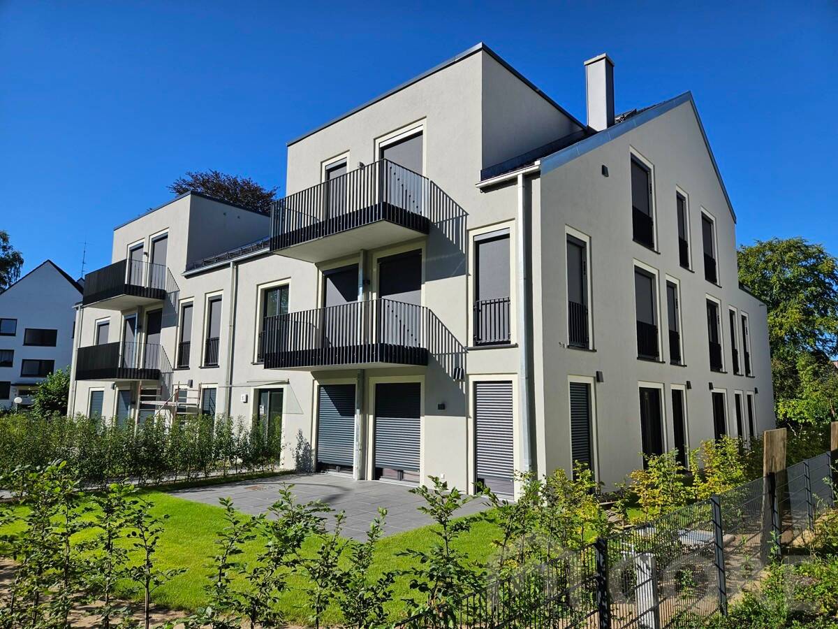Direkt einziehen und wohlfühlen: 2-Zimmer-Eigentumswohnung mit EBK, großer Terrasse & PKW-Stellplatz, 22145 Braak (Wandsbek Farmsen-Berne Rahlstedt)