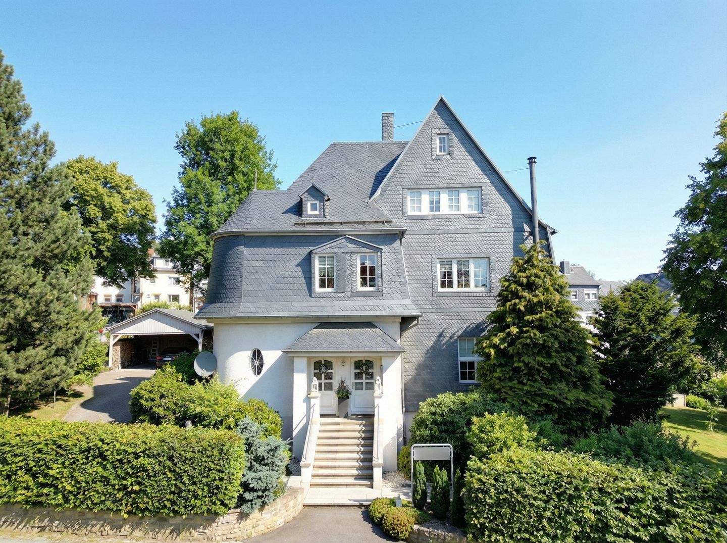 Historische Villa mit Charakter und vielseitigen Möglichkeiten in idyllischer Umgebung, 7426 Allendorf