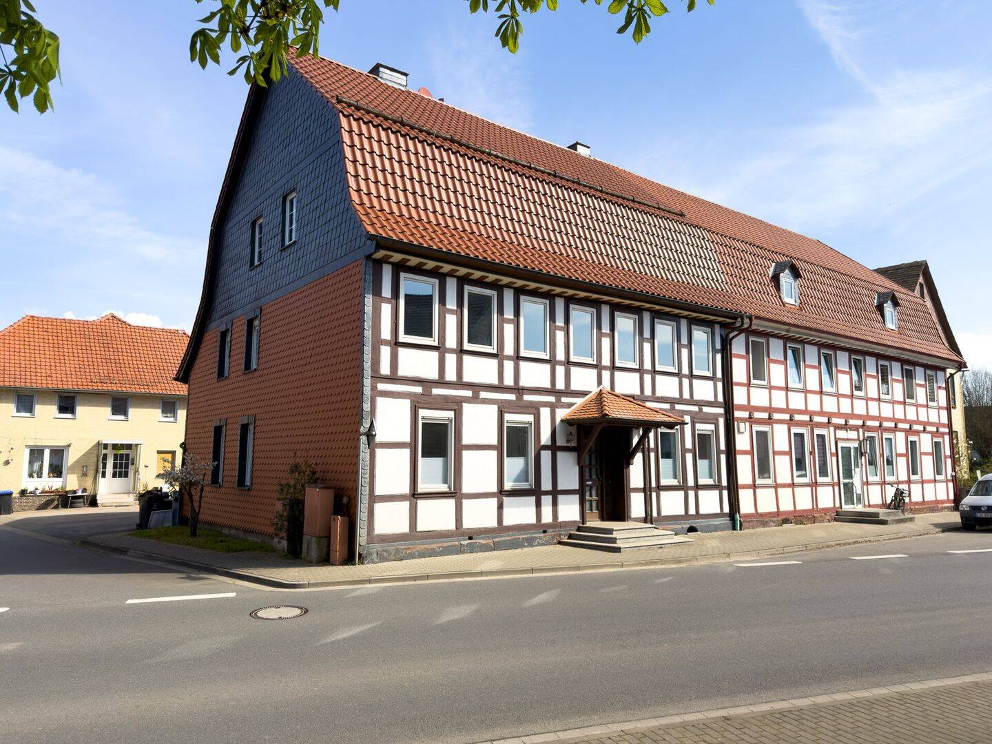 Geräumiges Fachwerkhaus – zu drei Seiten freistehend – in Lüthorst, 37586 Dassel