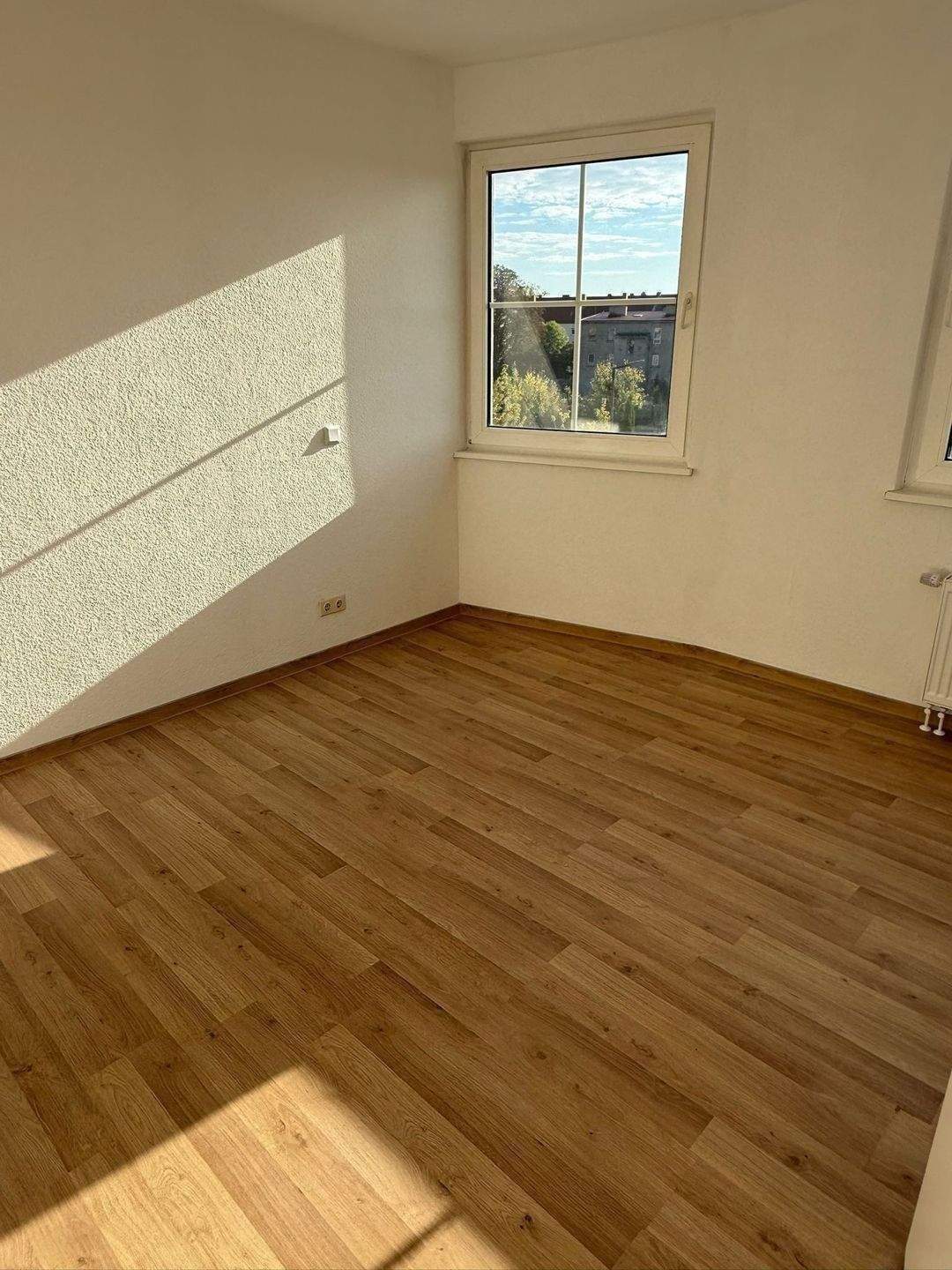 schöne 3-Raum Wohnung frisch renoviert mit EBK, 39418 Staßfurt