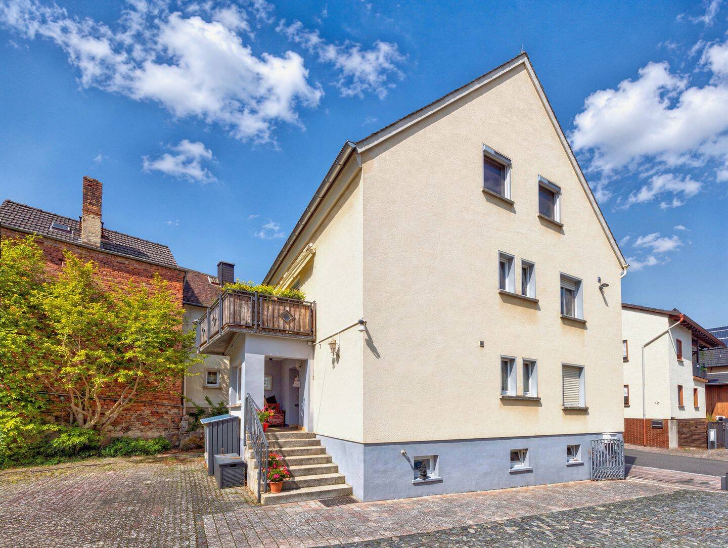 Ein- bis Zweifamilienhaus in Hünfelden – Mensfelden, 60329 Frankfurt am Main (Bahnhofsviertel Gallus Gutleutviertel Innenstadt)