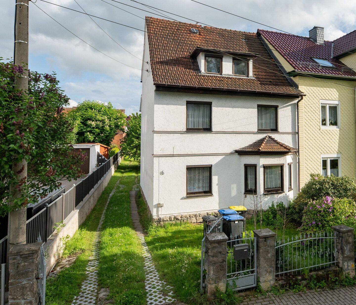 Charmantes Reihenendhaus mit großem Grundstück und Nebengelass am Fuße des Petersbergs in Eisenach, 99817 Eisenach