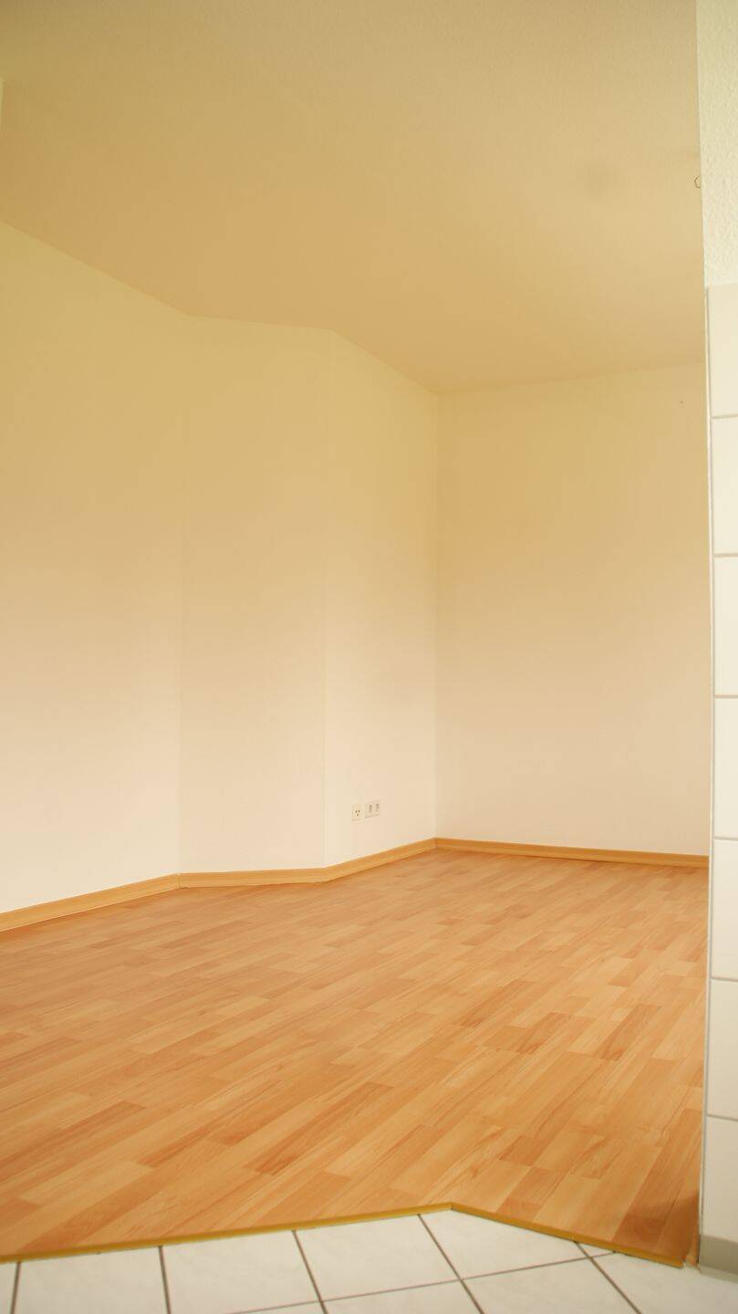 TOP! Singlewohnung in zentraler Lage, 8393 Dennheritz