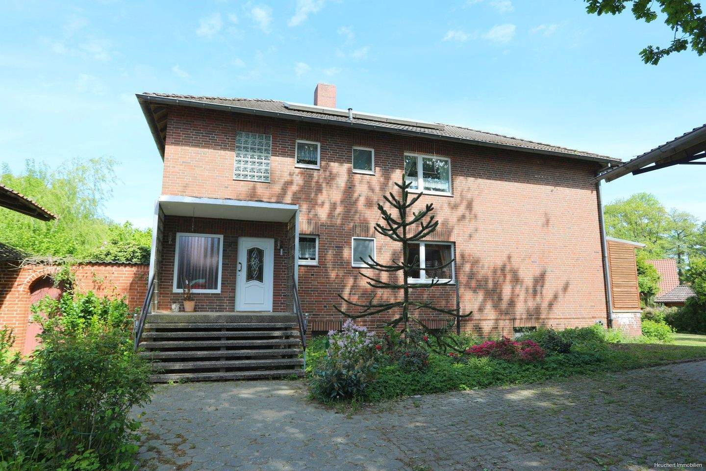 Resthof mit Zweifamilienhaus – Mehrzweckhalle – Stall – Biotop in Wasbüttel, 38553 Wasbüttel