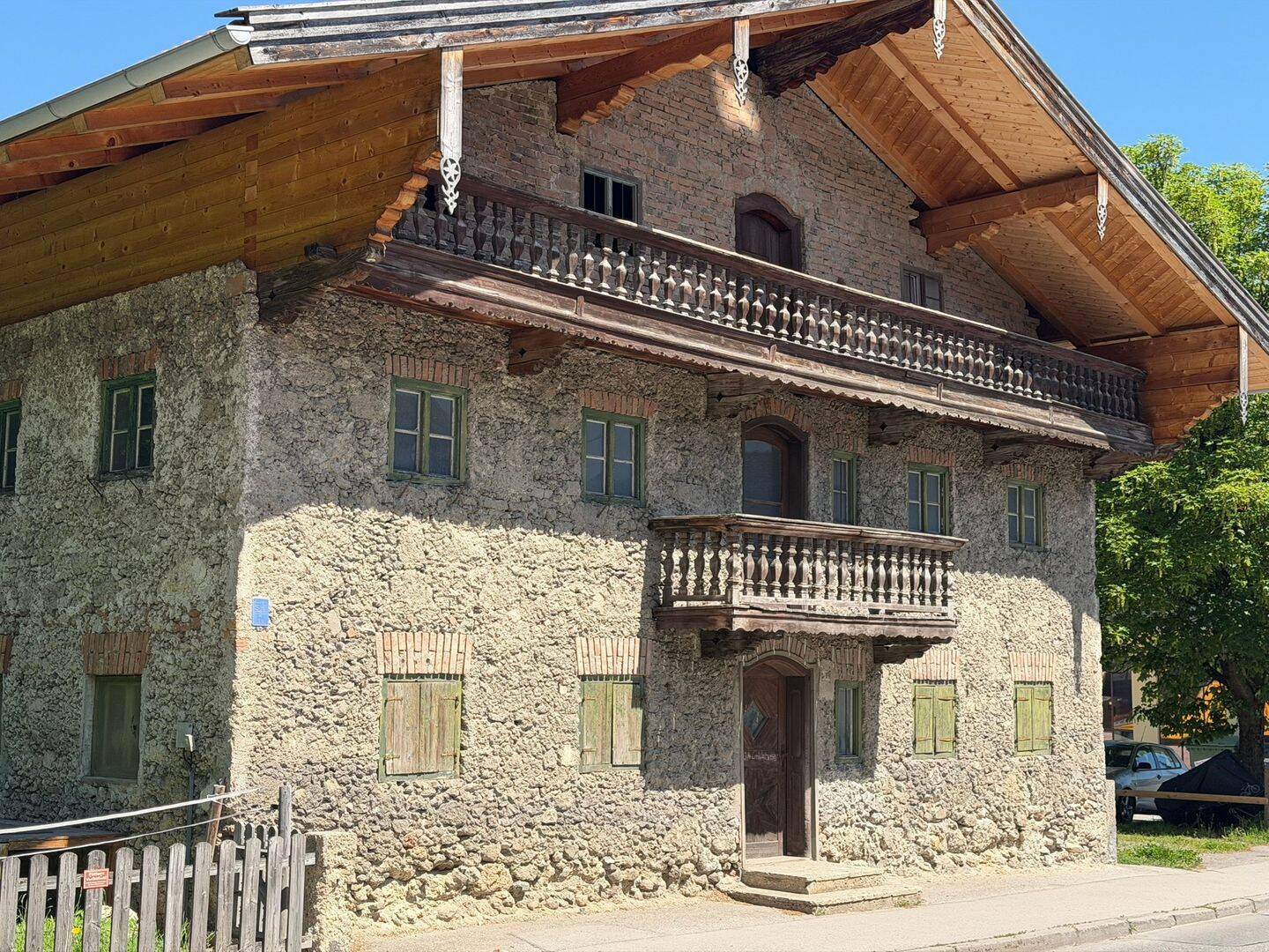 Liebhaber gesucht – Denkmalgeschütztes Bauernhaus mit Potential, 83098 Brannenburg
