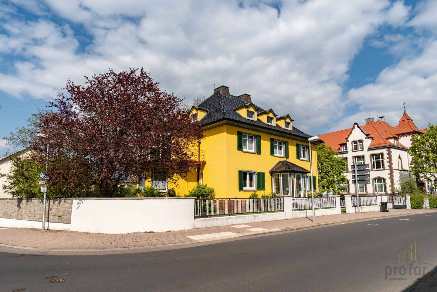 Sehr gepflegtes Wohn- und Geschäftshaus in bester Lage von Borken (Hessen), 34582 Borken (Hessen)