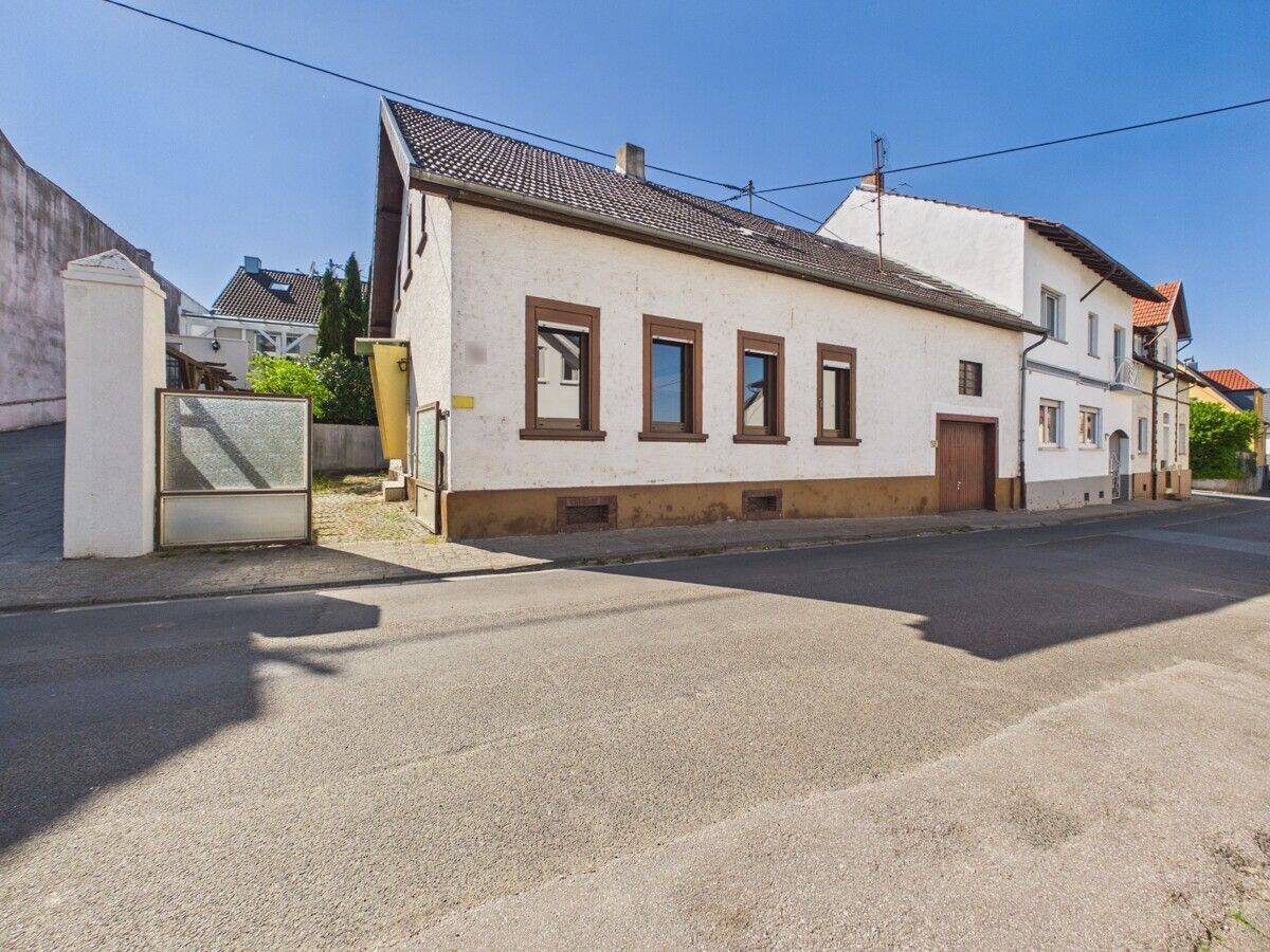 Charmantes Wohnhaus mit Hof und Garage zum Kauf in Münster-Sarmsheim, 55424 Münster-Sarmsheim