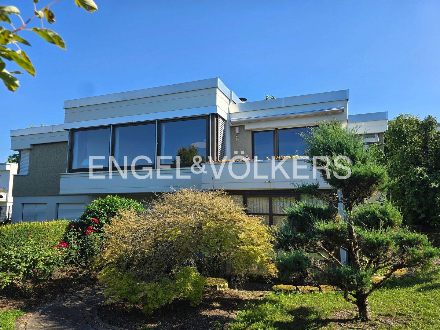Wohnen in Ruhe und Grün . Gepflegter Bungalow mit flexibler Einteilung in ein bis drei Wohneinheiten, 72108 Rottenburg am Neckar
