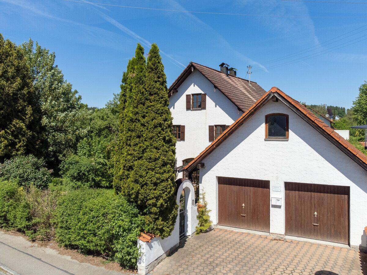 Charmantes Einfamilienhaus mit großem Garten in Tannheim, 88459 Tannheim