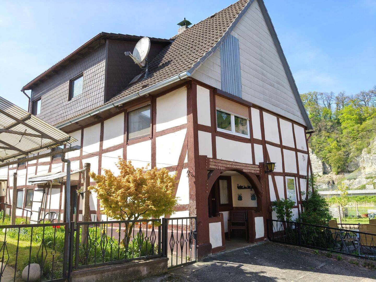 Charmantes Fachwerkhaus an der Weser mit Nebengebäude und Fernblick in Dölme/Bevern, 37639 Bevern