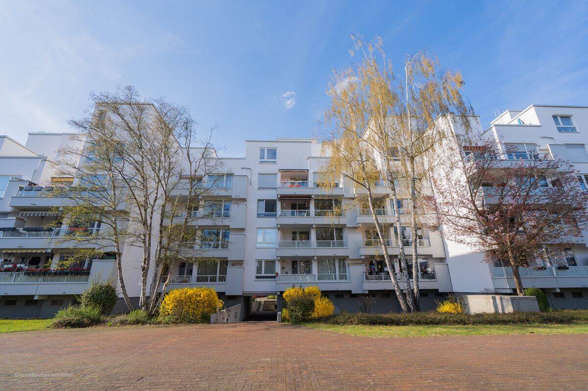 ***Heike Borchers Immobilien*** Dachterrassen(t)raum mit Süd-Ausrichtung***Renovierungsbedürftig***, 85521 Ottobrunn