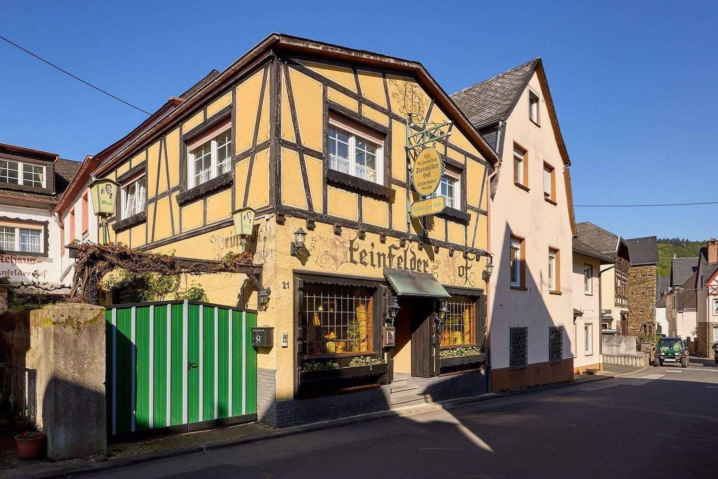 Einfamilienhaus mit Weinstube und Gästezimmern, 56821 Ellenz-Poltersdorf