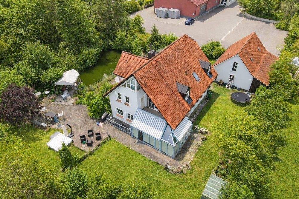 PREISSENKUNG – Einfamilienhaus mit drei Garagen und großem Garten, 91785 Pleinfeld