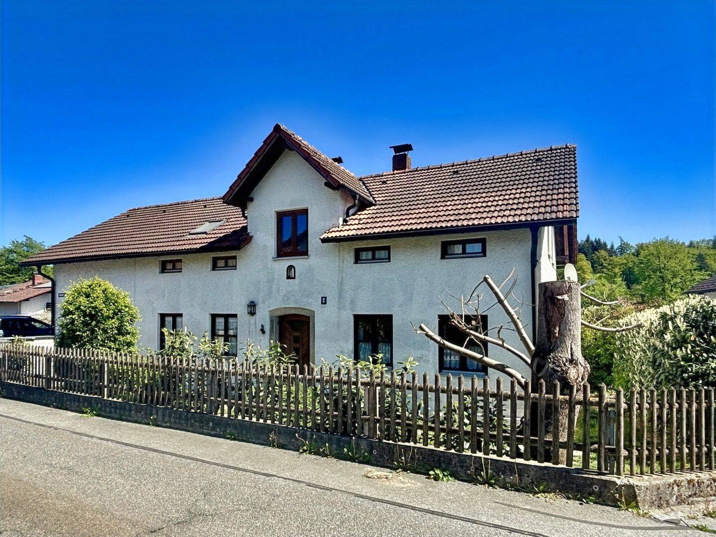 Uriges Einfamilienhaus mit viel Potenzial, 94526 Metten