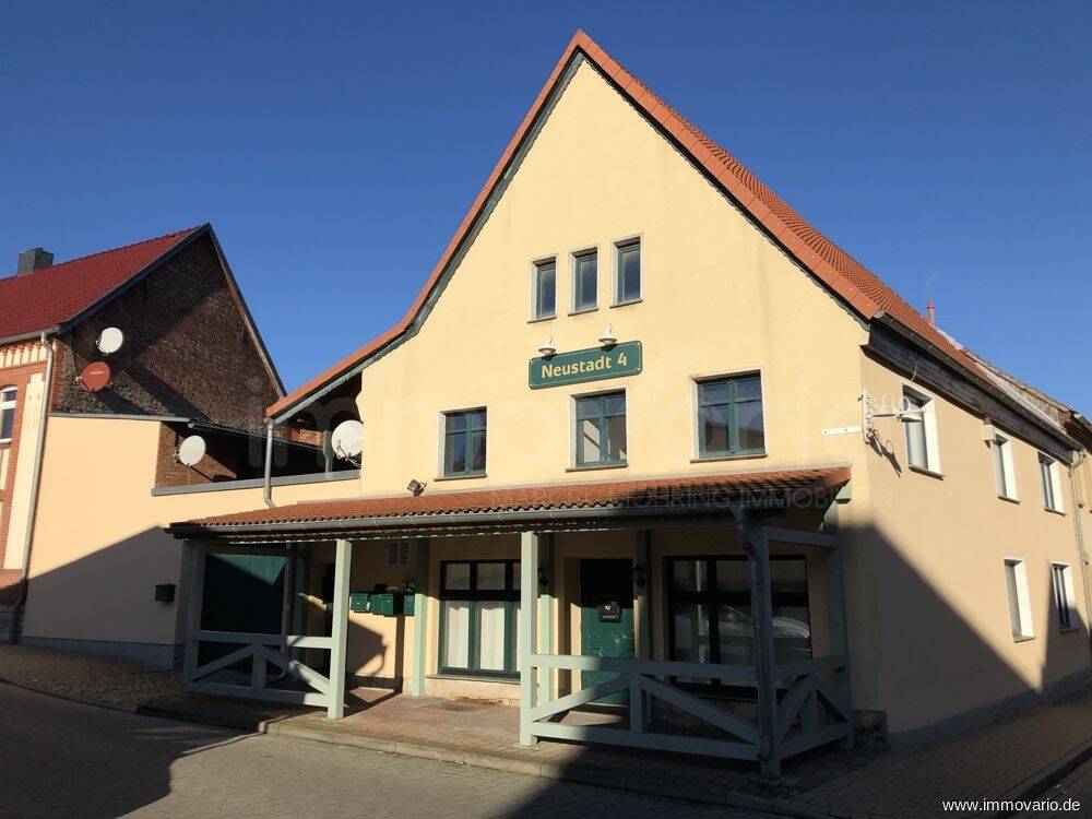 Schöne 2 Zimmer Wohnung mit Balkon und Einbauküche in Kroppenstedt am Markt., 39397 Gröningen