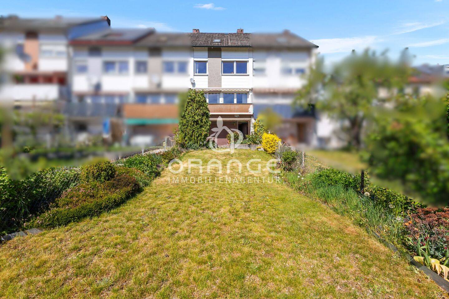 ***Sallerner Berg – Reihenmittelhaus mit mit großem Garten und ausreichend Platz***, 93057 Regensburg (Brandlberg-Keilberg Konradsiedlung-Wutzlhofen Reinhausen Sallern-Gallingkofen)