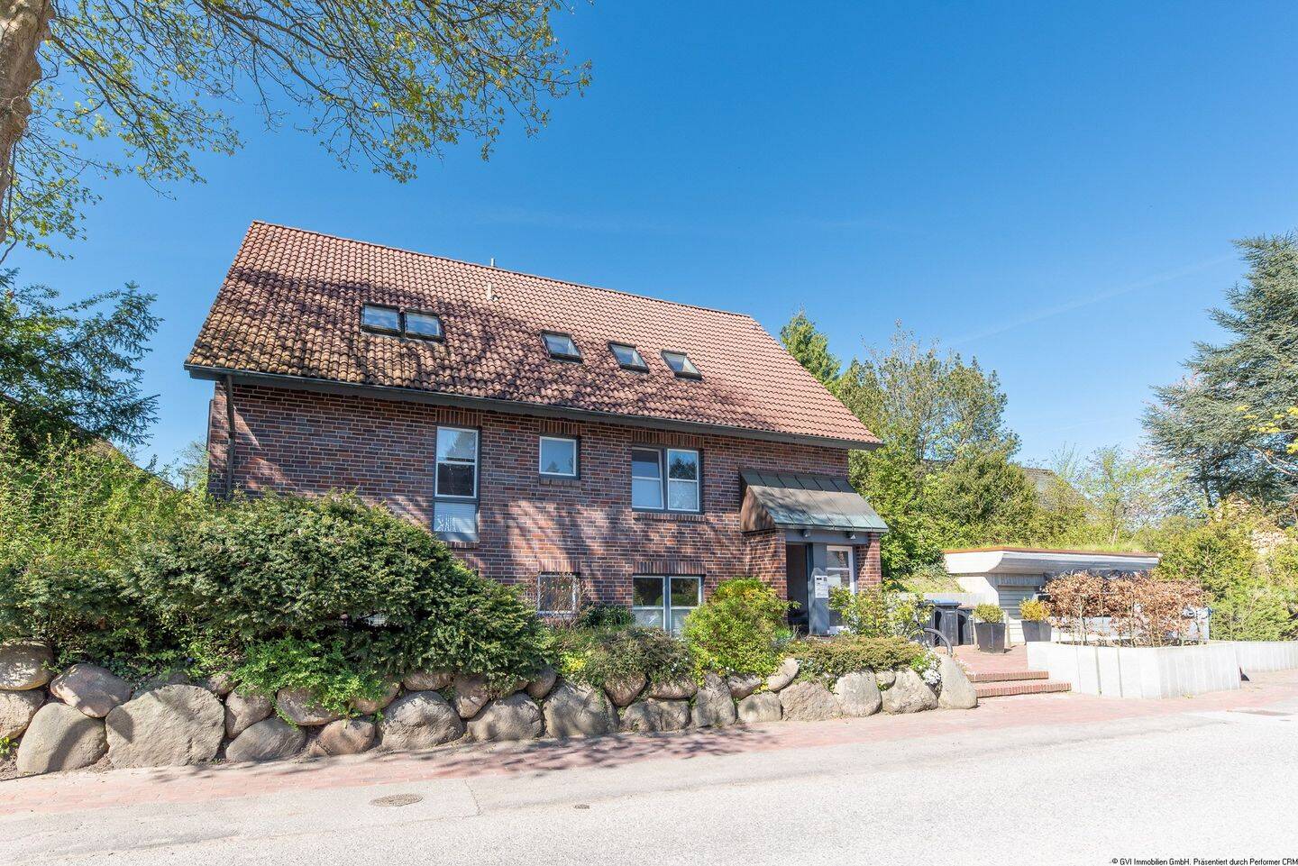 Schickes Haus mit drei Wohnungen in ruhiger Lage von Kronsburg, 24145 Kiel