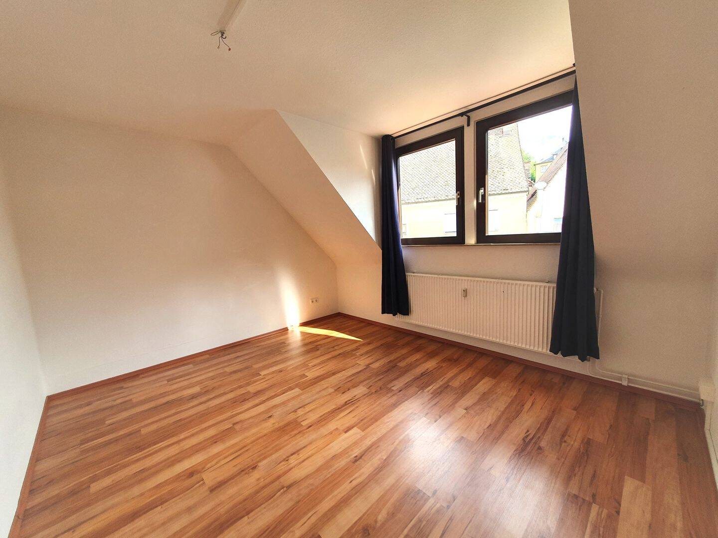 Geräumige 4-Zimmer-Wohnung mit Loggia und Mainblick in zentraler Altstadtlage, 97877 Wertheim