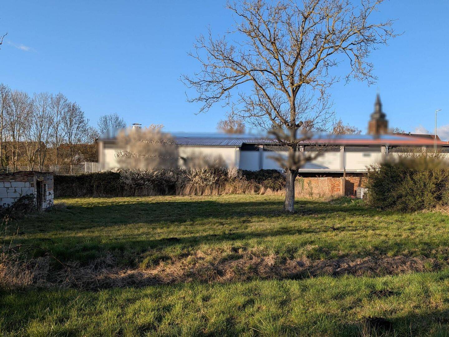 3000 m2 Grünfläche mit solidem Rohbauhäuschen im Stadtzentrum, 6388 Köthen (Anhalt)