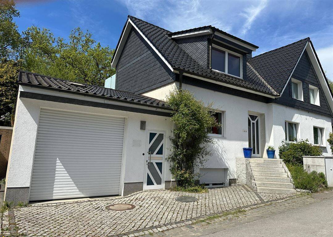 Wohnen in charmanter Lage, ETW im freist. Wohnhaus, gr. Gartenanl. Schimmteich, 2 Garagen, 45149 Essen (Fulerum Haarzopf Margarethenhöhe)