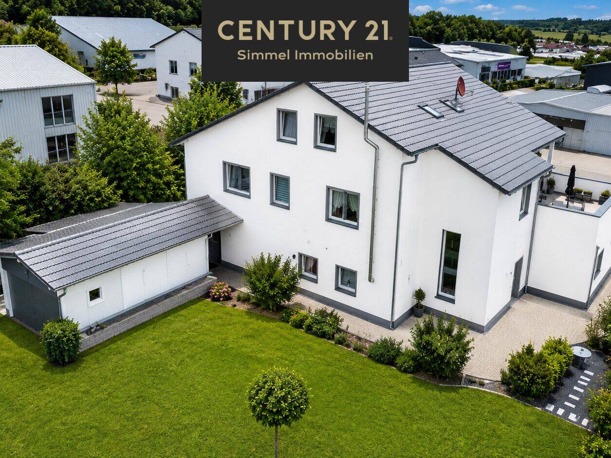 Repräsentatives Einfamilienhaus mit integrierter Gewerbeeinheit und Gartenanlage mit Pool, 93164 Brunn