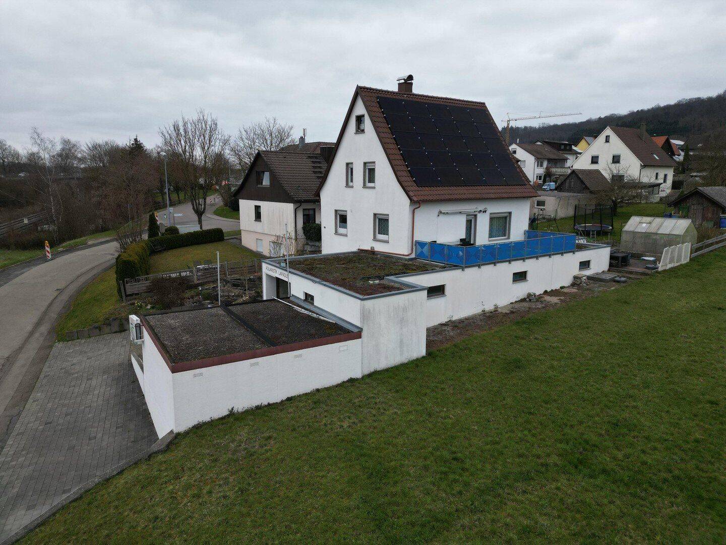 Provisionsfrei: 125 m² Wohnen + ca. 130 m² Gewerbe | Energieklasse A | 1.085 m² Grundstück, 73433 Aalen