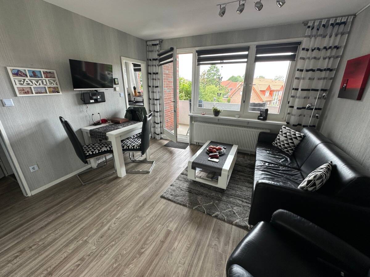 Kleine Eigentumswohnung/Ferienwohnung mit Balkon und Schwimmbad , Horumersiel, 26434 Wangerland